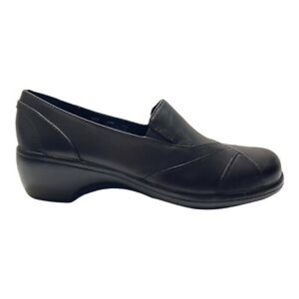 NWOT Clarks BlackBerry Slip-On Black Leather Loafers